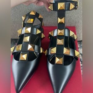 SOLD!! Valentino flats size 37
